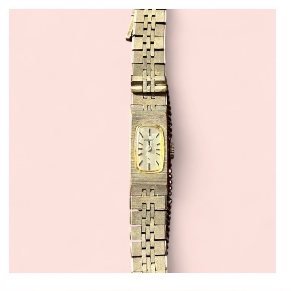 Vintage Seiko 1520-3339 Ladies Watch Wind-Up from the 1970s